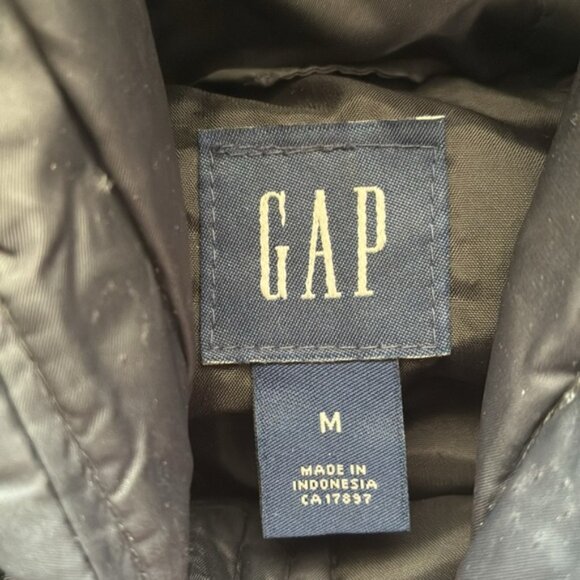 GAP Women’s Black Hooded Down Puffer Vest Faux Fur Trim Size Medium - Picture 8 of 12